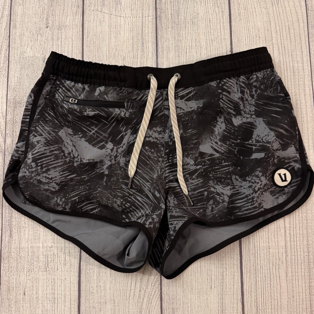 Vuori Tavi Running Shorts Womens Size XS Black Gray Floral Gym Training Yoga